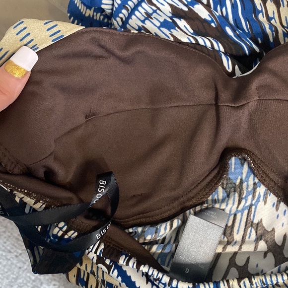 Bisou Bisou Sexy Dress with Bult in Padding and Pockets - Picture 8 of 8